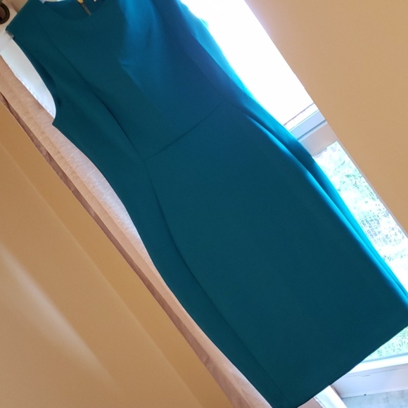 Dress - Picture 4 of 4